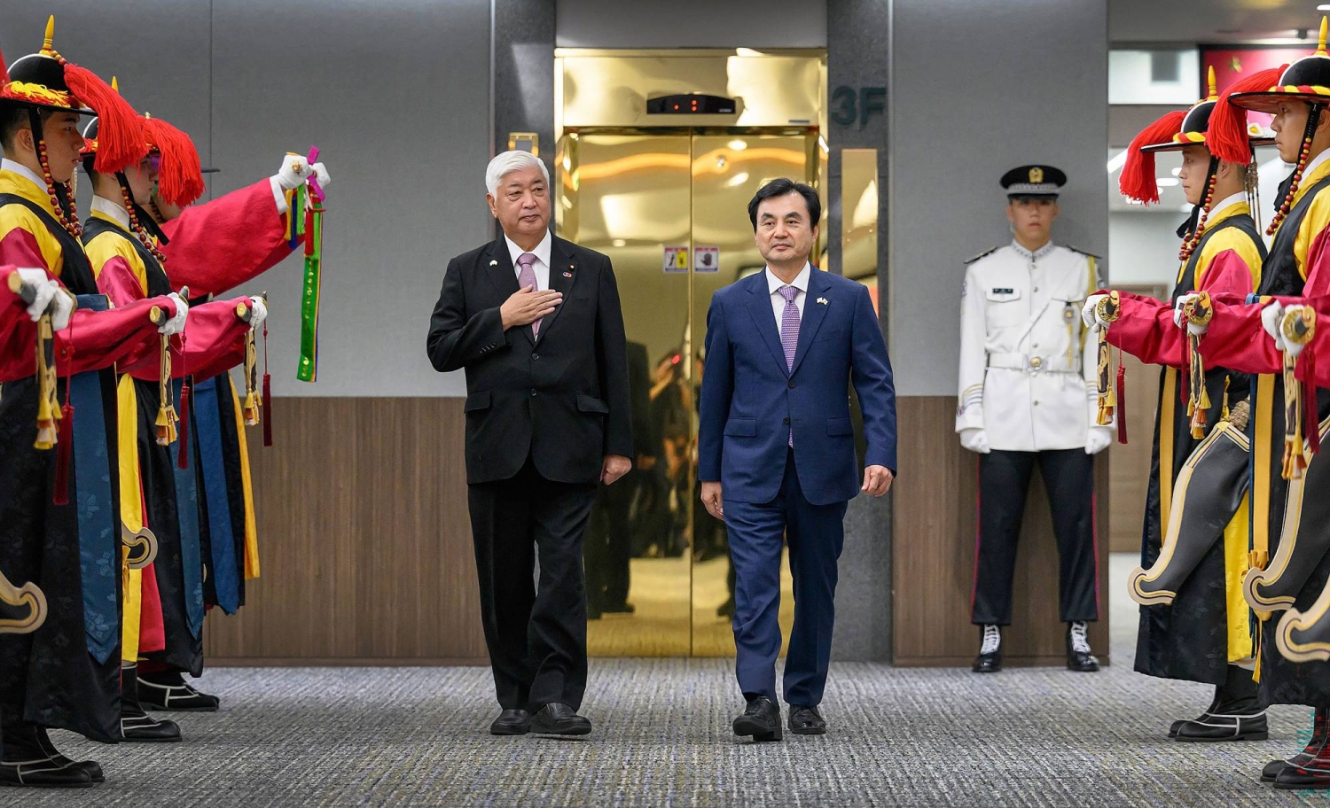Japan and South Korea Defense Ministers Agree on Regular Visits and Tech Cooperation