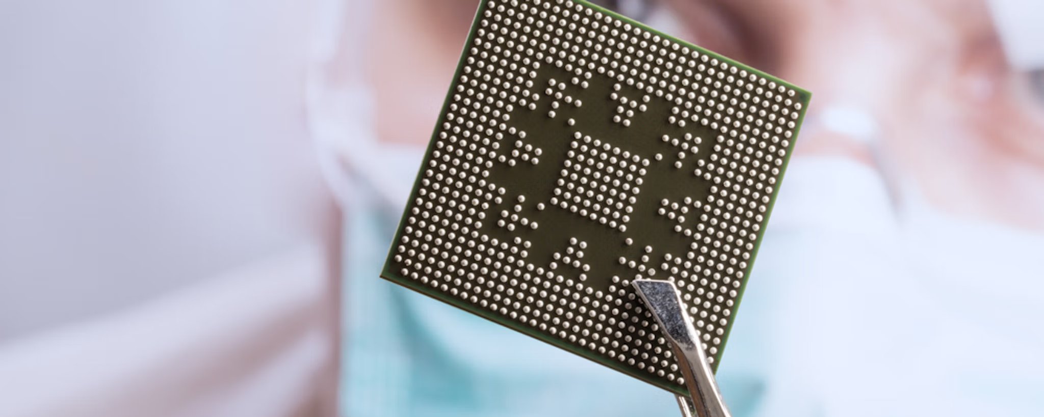 Former Thai Finance Advisor Calls for Faster Semiconductor Innovation